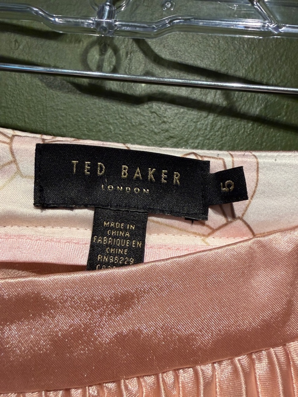Ted Baker Pleated Pink Satin Midi Skirt - Picture 2 of 6